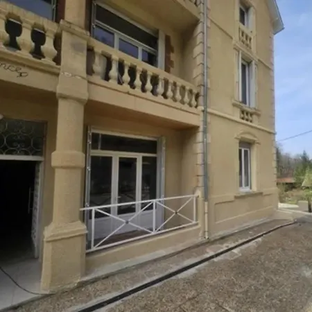 A Savignac-les-ormeaux, 56 M², Balcon * Savignac-les-Ormeaux