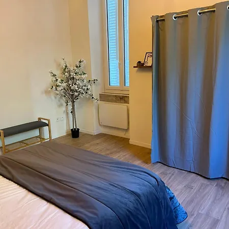 A Savignac-les-ormeaux, 56 M², Balcon * Savignac-les-Ormeaux