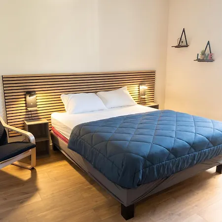 A Savignac-les-ormeaux, 56 M², Balcon Savignac-les-Ormeaux