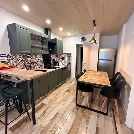 Apartment A Savignac-les-ormeaux, 56 M², Balcon *