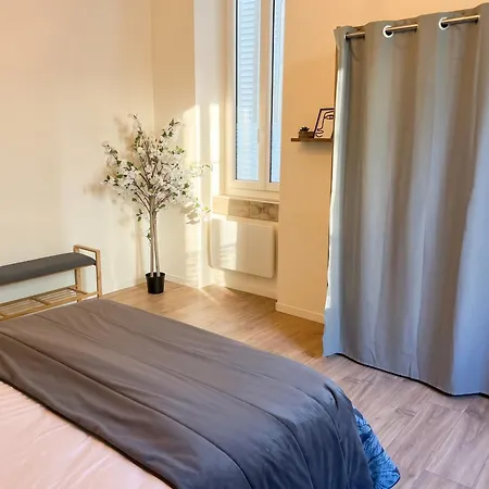Apartment A Savignac-les-ormeaux, 56 M², Balcon *