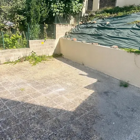 A Savignac-les-ormeaux, 56 M², Balcon *