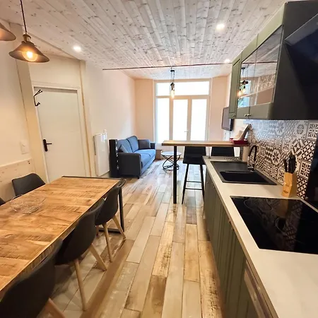 A Savignac-les-ormeaux, 56 M², Balcon