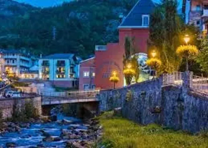 A Savignac-les-ormeaux, 56 M², Balcon Savignac-les-Ormeaux