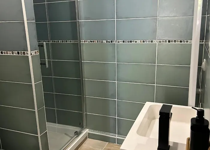 A Savignac-les-ormeaux, 56 M², Balcon アパート