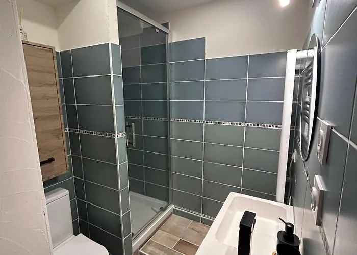 A Savignac-les-ormeaux, 56 M², Balcon アパート *