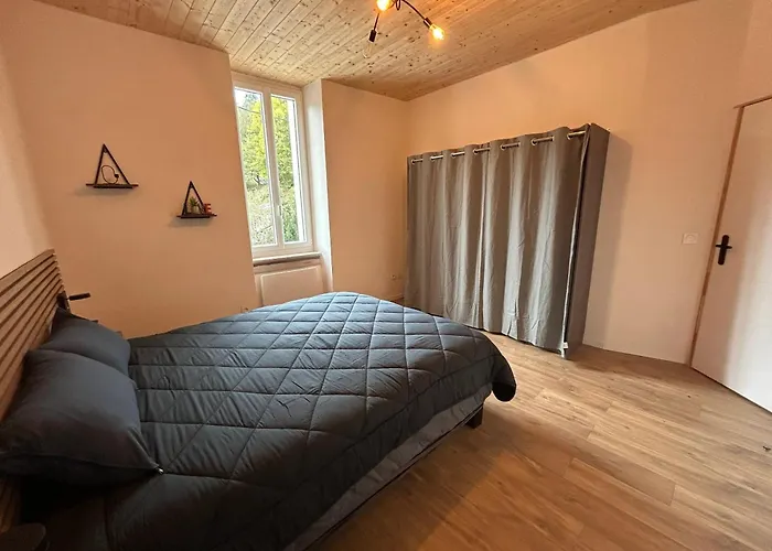 アパート A Savignac-les-ormeaux, 56 M², Balcon *