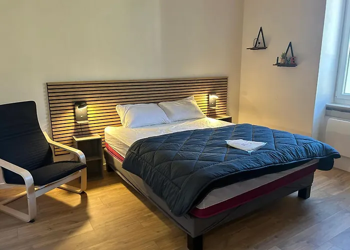 アパート A Savignac-les-ormeaux, 56 M², Balcon *