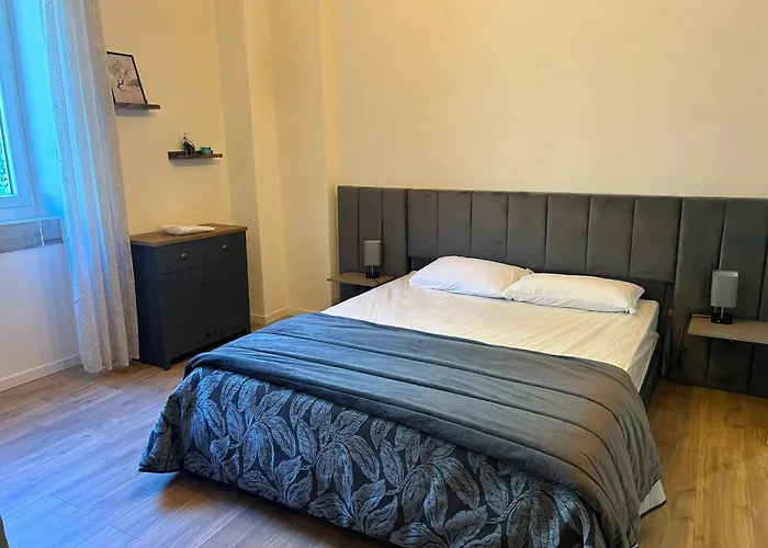 A Savignac-les-ormeaux, 56 M², Balcon * Savignac-les-Ormeaux