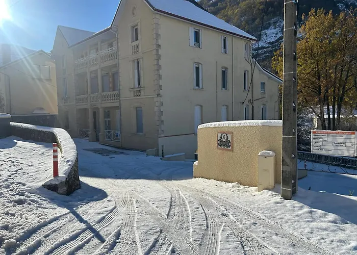 A Savignac-les-ormeaux, 56 M², Balcon *